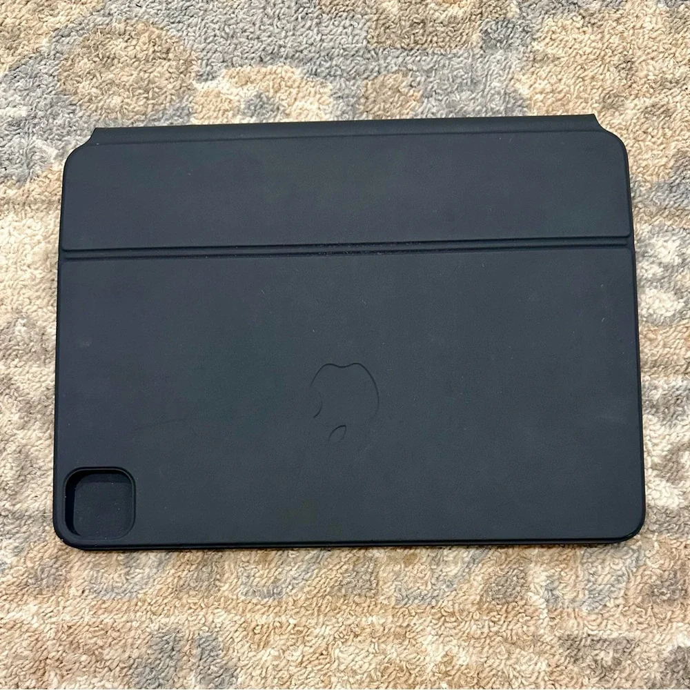 Authentic Apple Magic Keyboard for iPad - Black